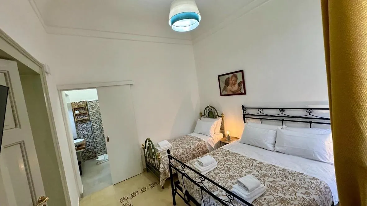 Civico 43 Otel Messina 0*,  İtalya